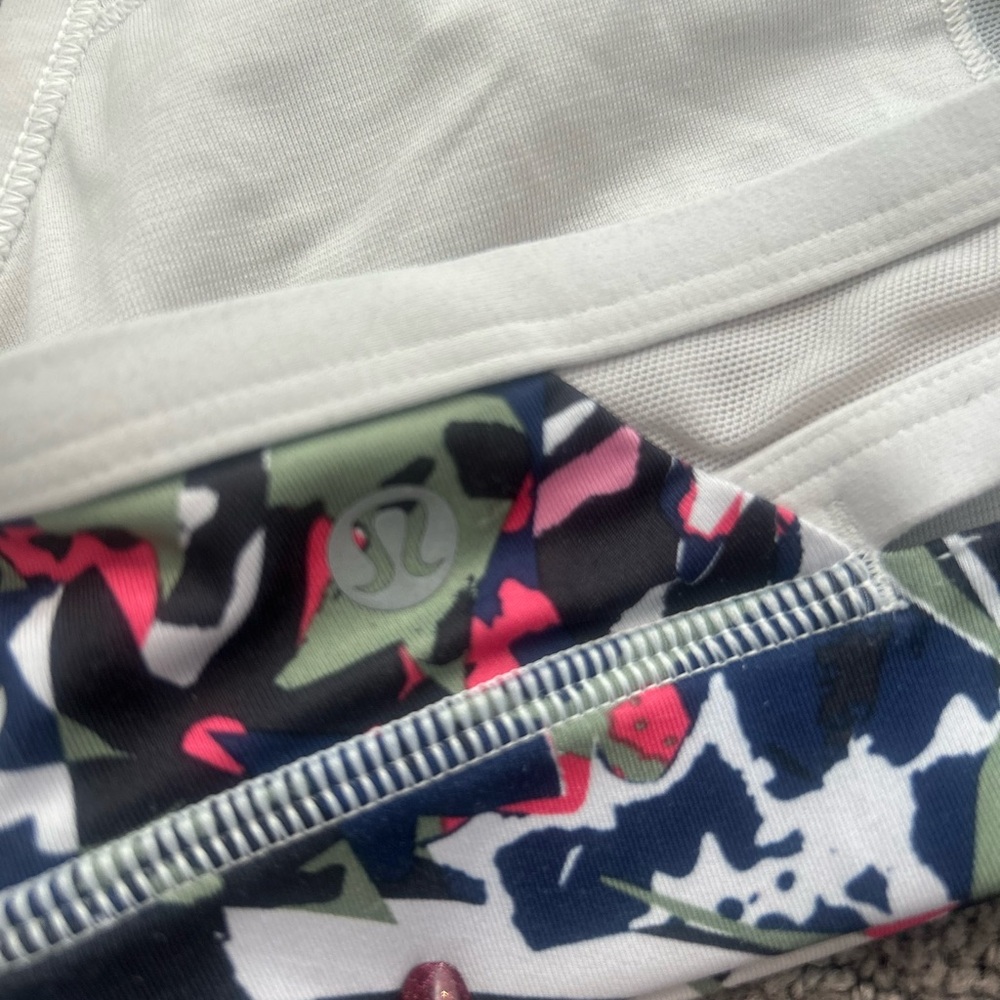Lululemon Rise and Run Bra Mini Pop Cut Boom Juice Multi White | Mesh Back | 4 - Picture 3 of 8